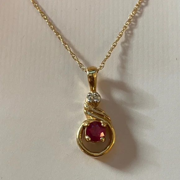 Ruby and diamond gold necklace - Picture 3 of 4